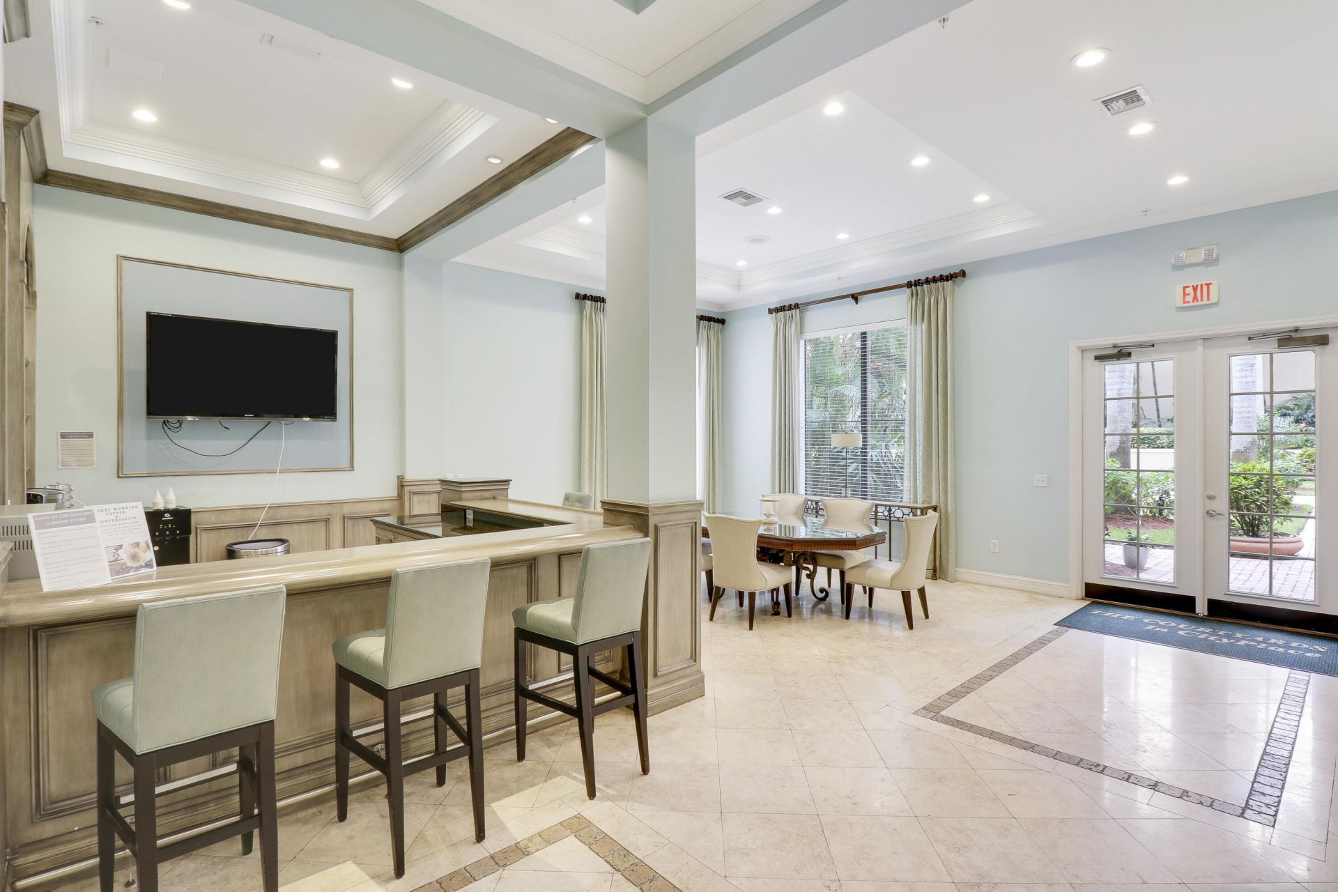 630 S Sapodilla Avenue S, Unit 411, West Palm Beach, FL 33401 Photo