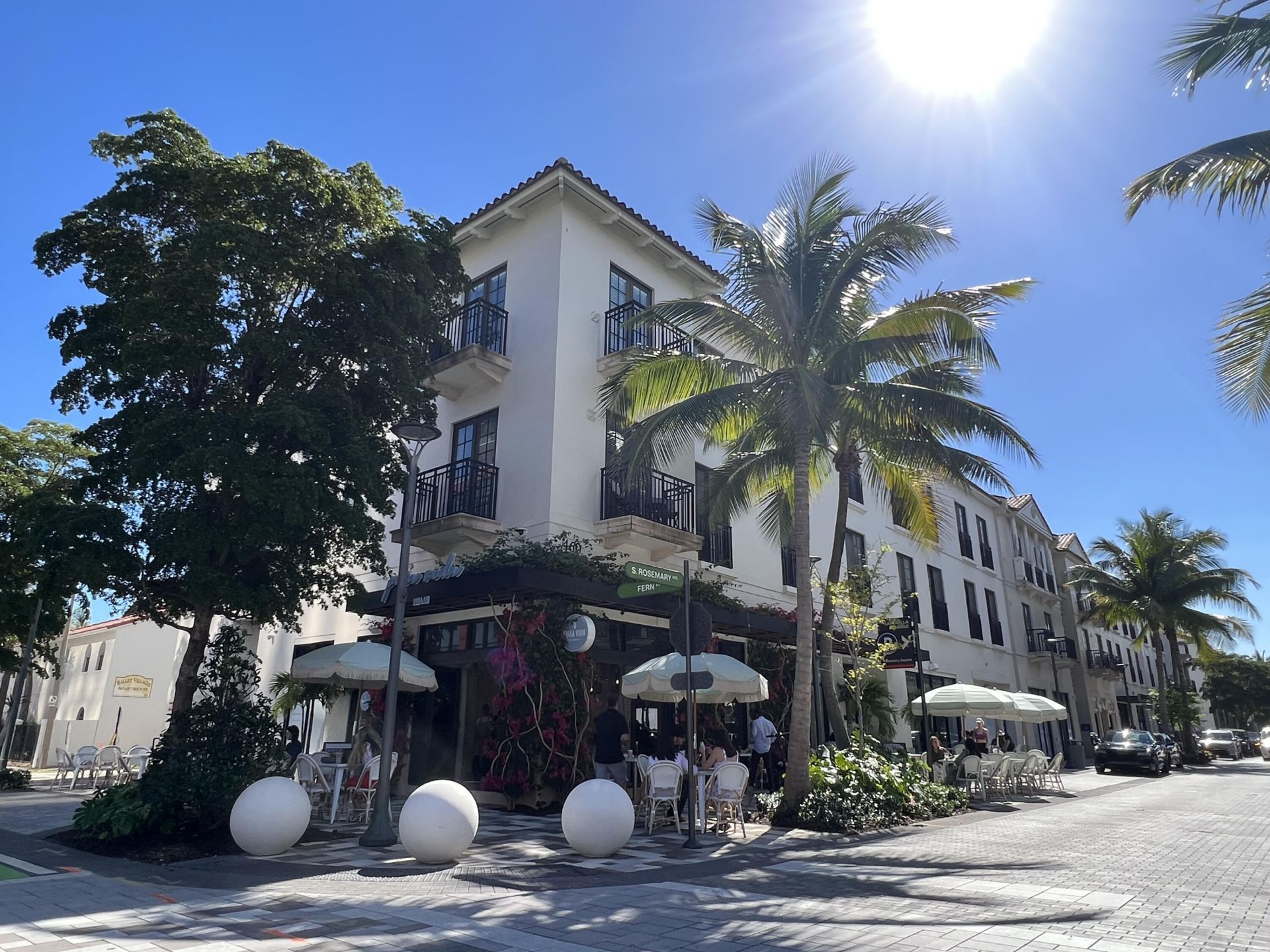 630 S Sapodilla Avenue S, Unit 411, West Palm Beach, FL 33401 Photo
