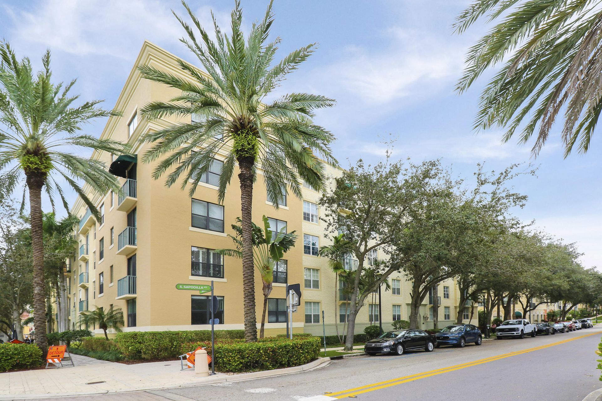 630 S Sapodilla Avenue S, Unit 411, West Palm Beach, FL 33401 Photo