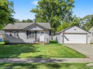 29 Doremus Avenue, Waterford Township, Mi 48328