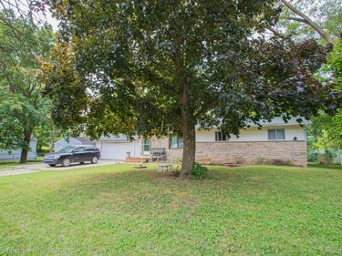 2334 S Term Street , Burton, Mi 48519