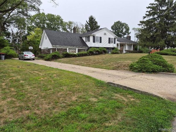 25102 Friar Lane , Southfield, Mi 48033