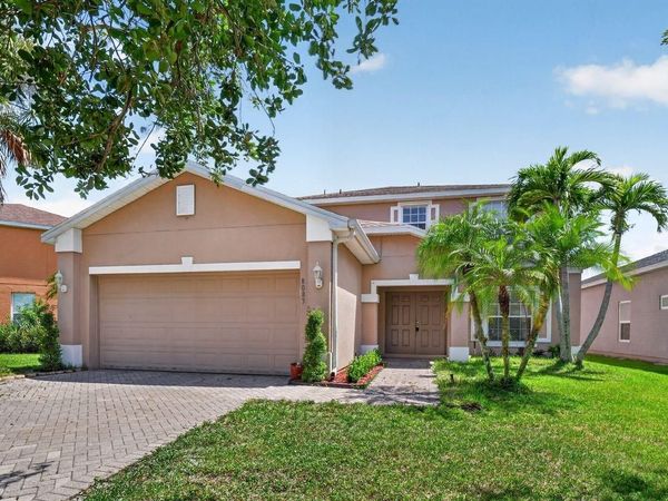 8083 SILVER BIRCH WAY , LEHIGH ACRES, FL 33971