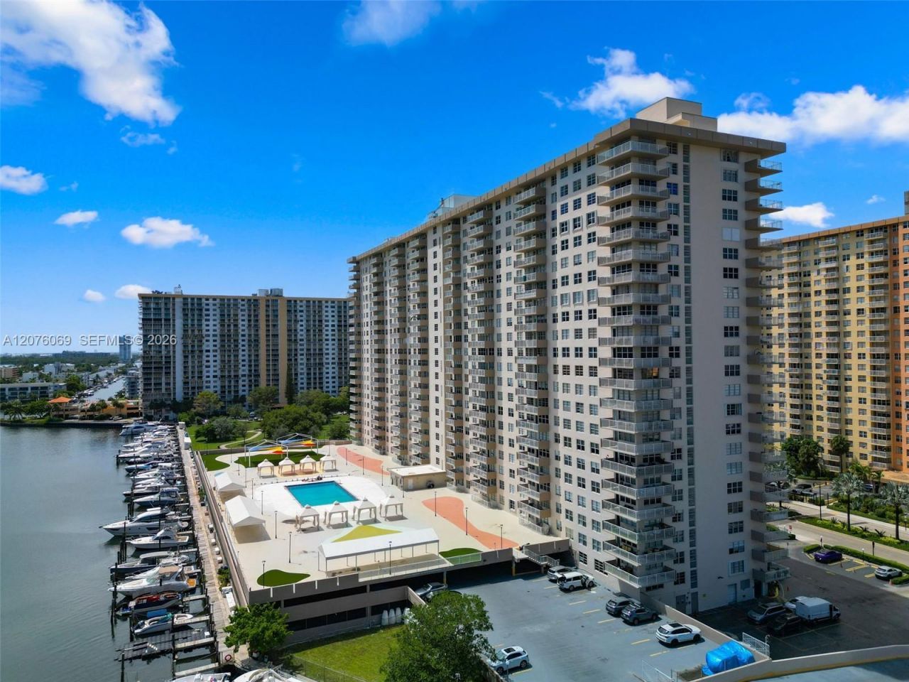 250 174th St, Unit 2304, Sunny Isles Beach, FL 33160 Photo