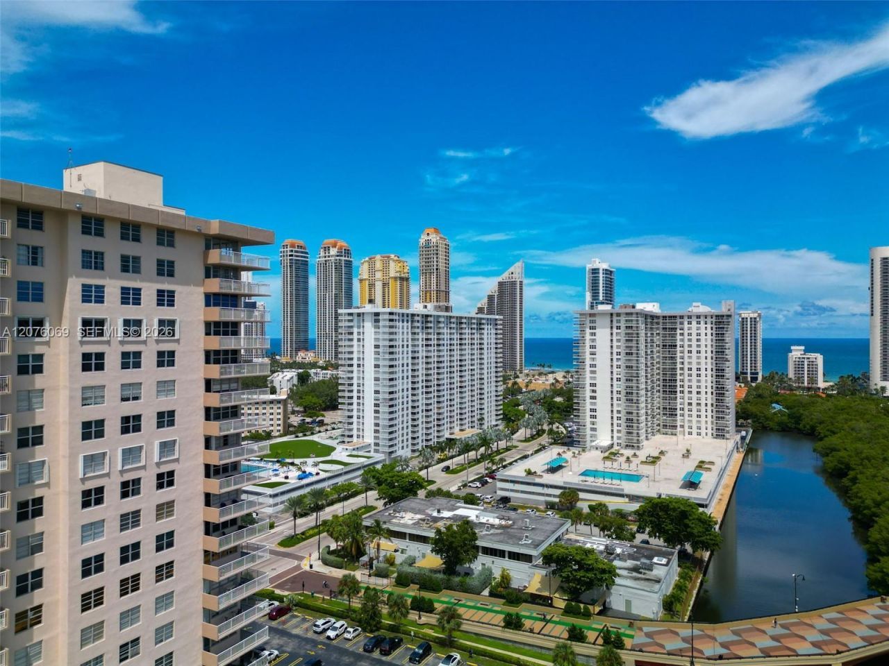 250 174th St, Unit 2304, Sunny Isles Beach, FL 33160 Photo