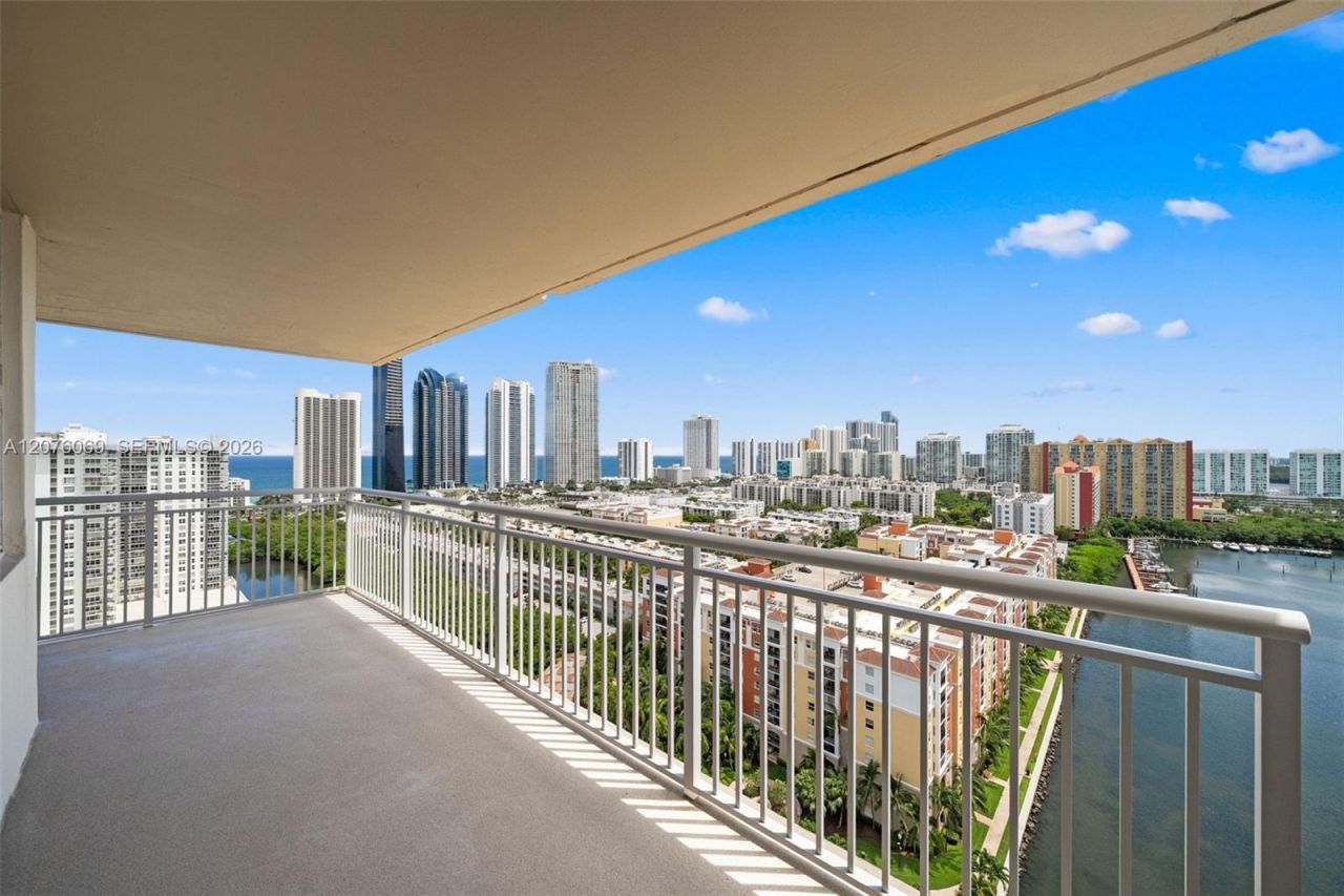 250 174th St, Unit 2304, Sunny Isles Beach, FL 33160 Photo