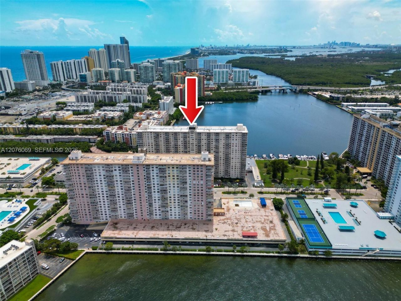 250 174th St, Unit 2304, Sunny Isles Beach, FL 33160 Photo