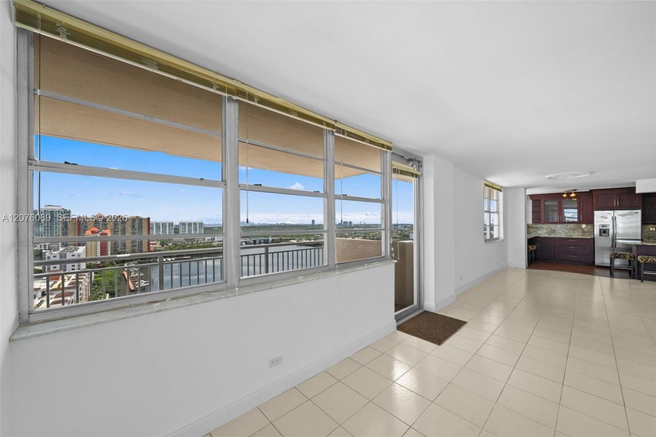 250 174th St, Unit 2304, Sunny Isles Beach, FL 33160 Photo