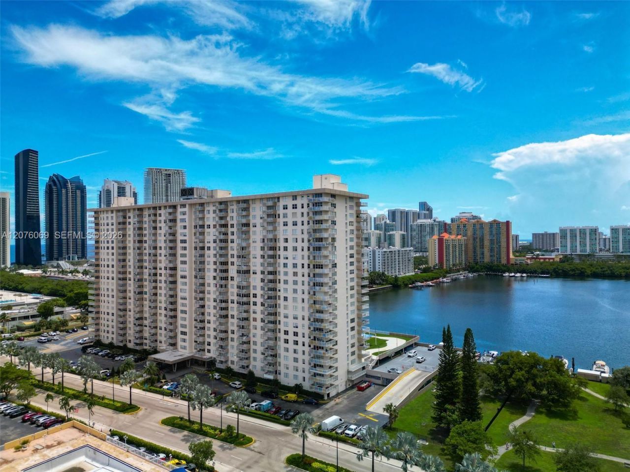 250 174th St, Unit 2304, Sunny Isles Beach, FL 33160 Photo
