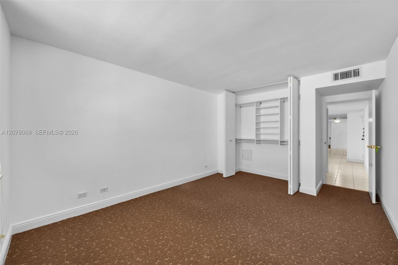 250 174th St, Unit 2304, Sunny Isles Beach, FL 33160 Photo