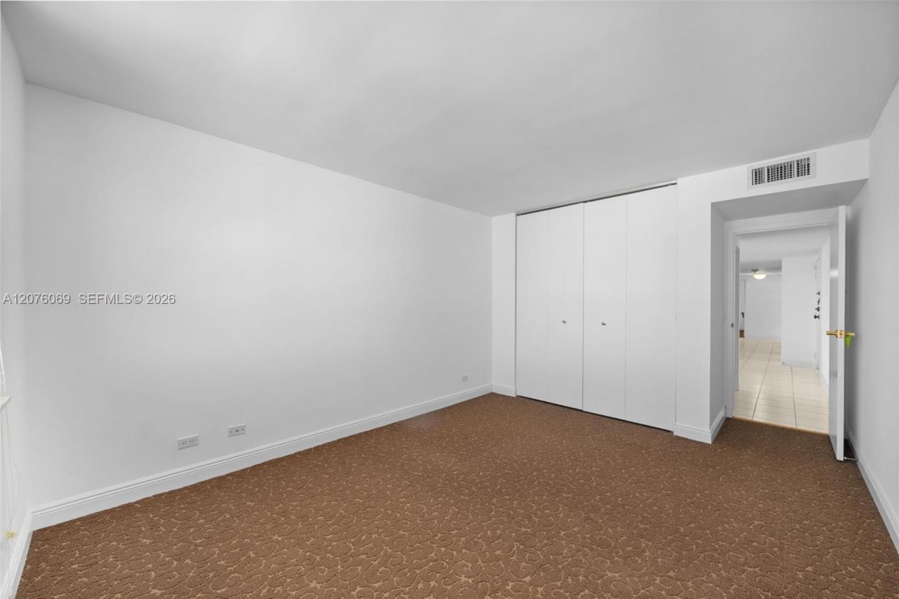 250 174th St, Unit 2304, Sunny Isles Beach, FL 33160 Photo