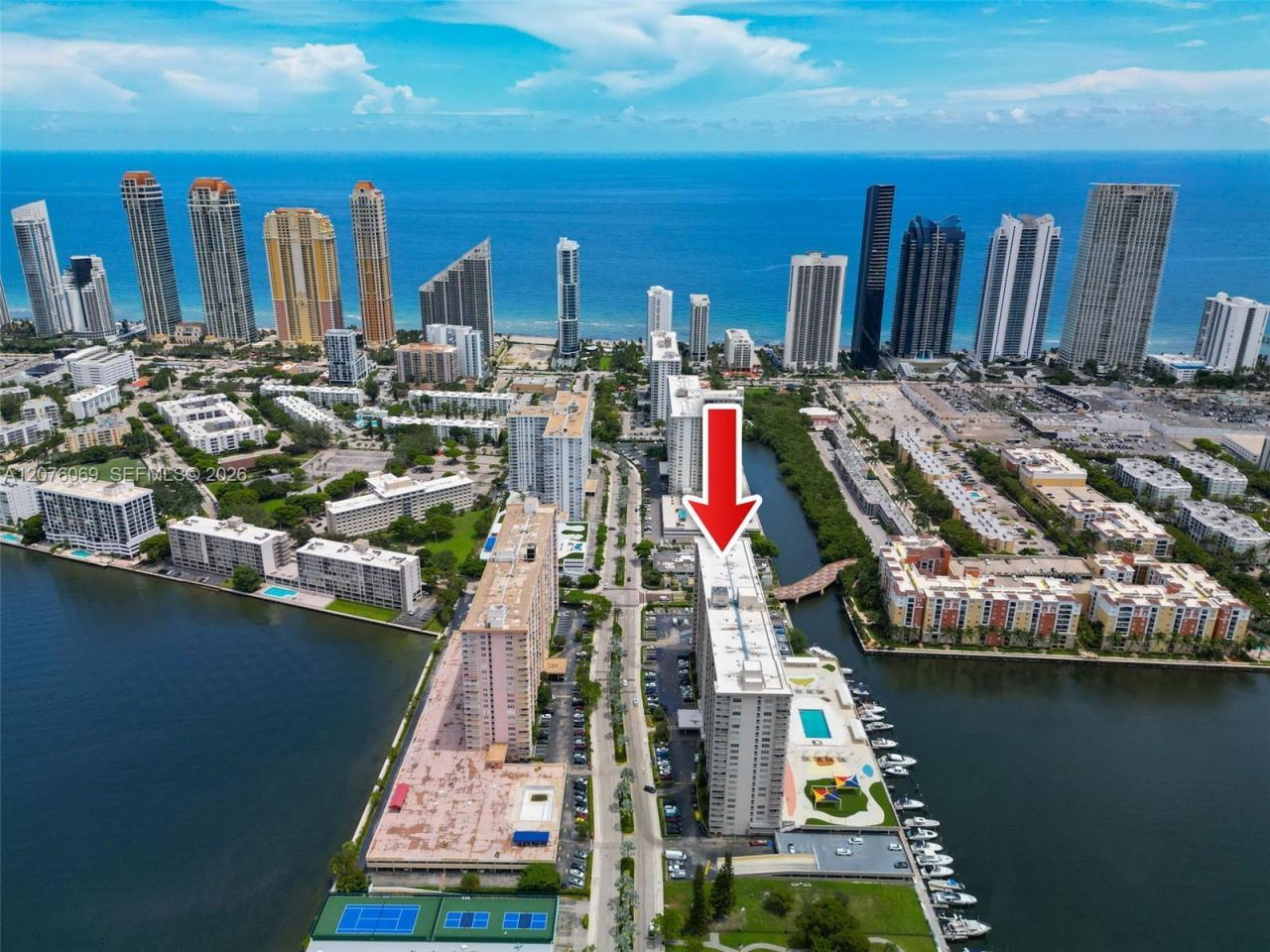 250 174th St, Unit 2304, Sunny Isles Beach, FL 33160 Photo