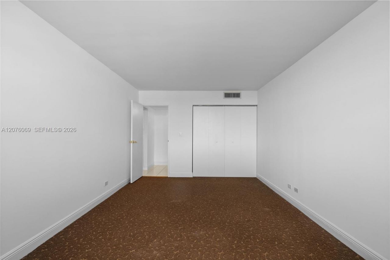 250 174th St, Unit 2304, Sunny Isles Beach, FL 33160 Photo
