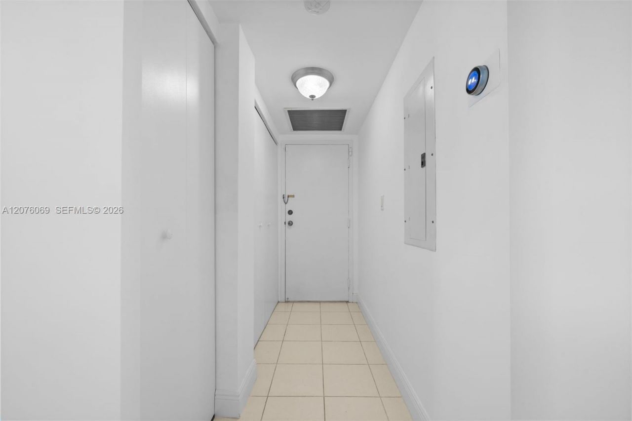 250 174th St, Unit 2304, Sunny Isles Beach, FL 33160 Photo