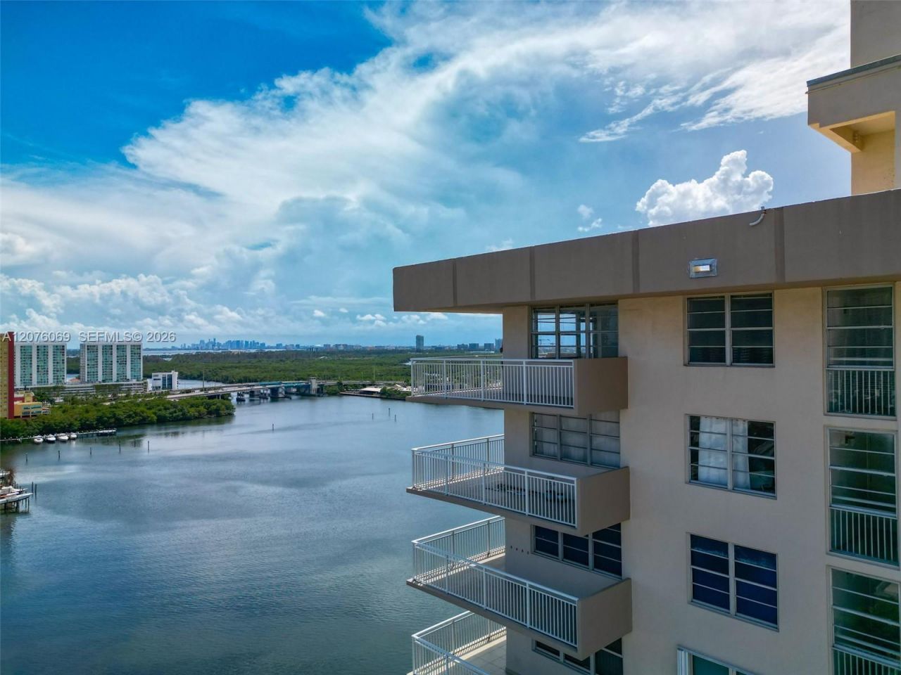 250 174th St, Unit 2304, Sunny Isles Beach, FL 33160 Photo