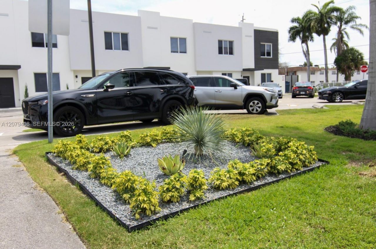 171 NW 158th St , Unit 10, Miami, FL 33169 Photo