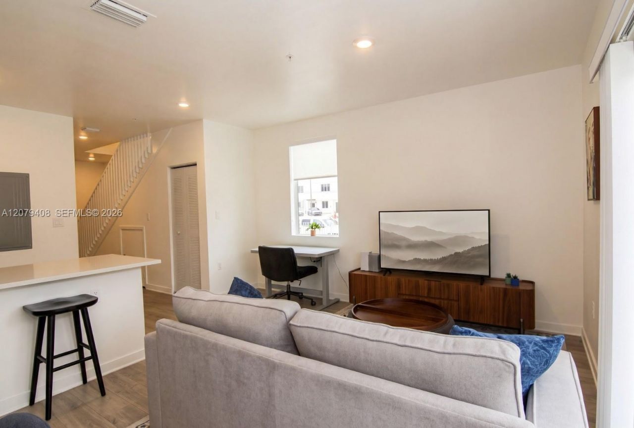 171 NW 158th St , Unit 10, Miami, FL 33169 Photo