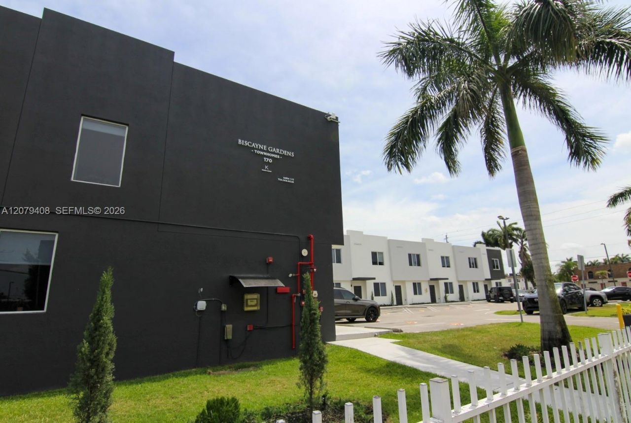 171 NW 158th St , Unit 10, Miami, FL 33169 Photo