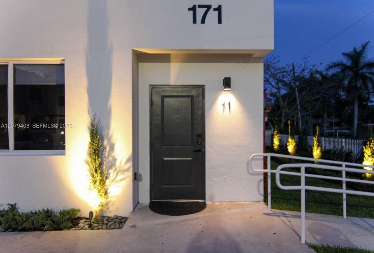 171 NW 158th St , Unit 10, Miami, FL 33169 Photo