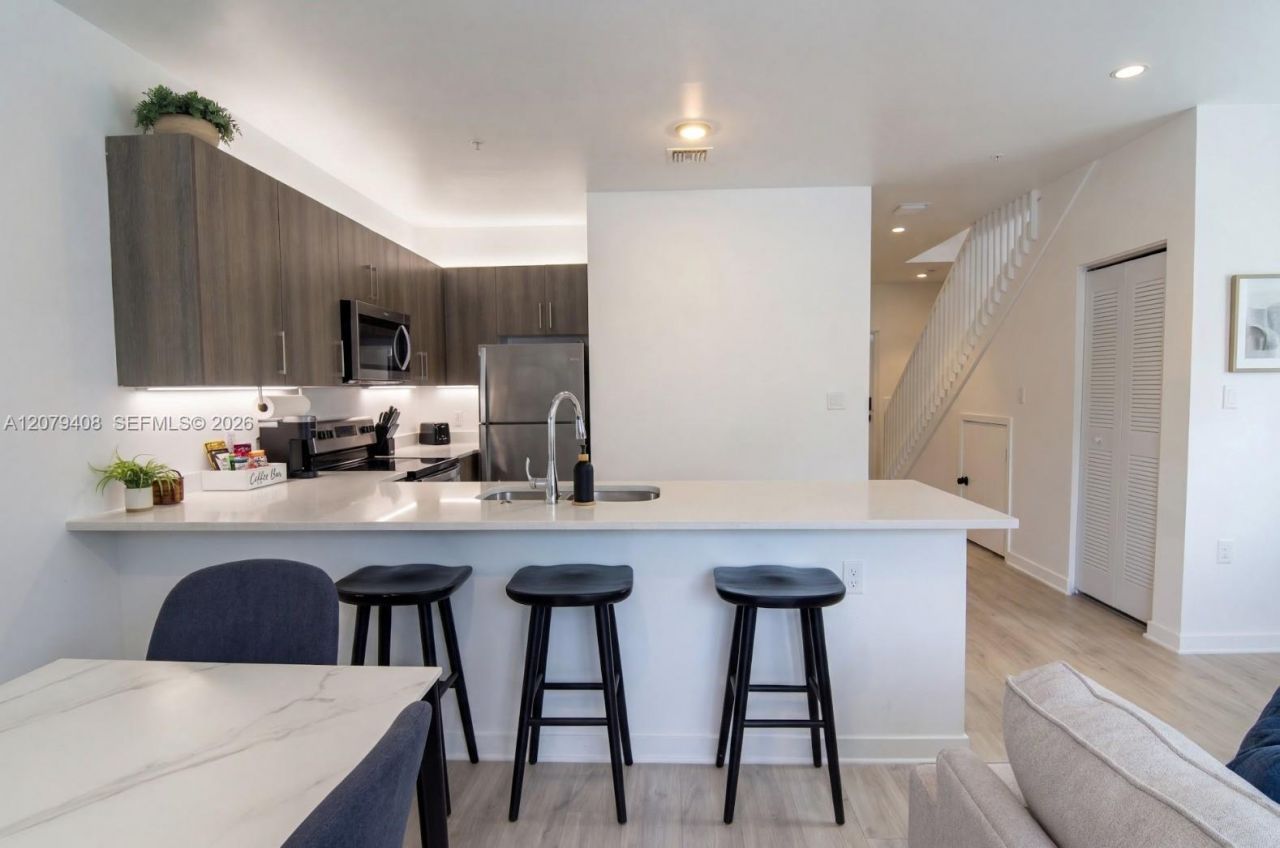 171 NW 158th St , Unit 10, Miami, FL 33169 Photo