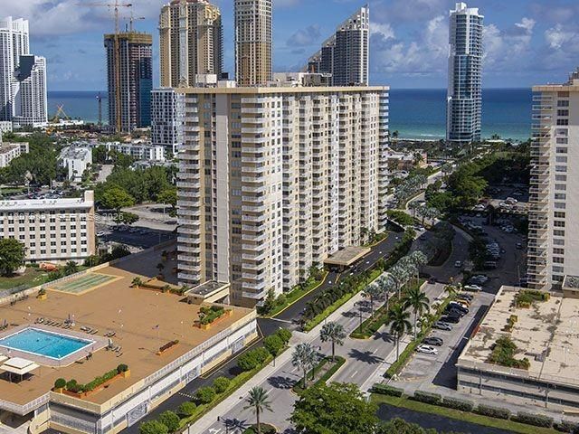 231 174th St , Unit 1215, Sunny Isles Beach, FL 33160 Photo
