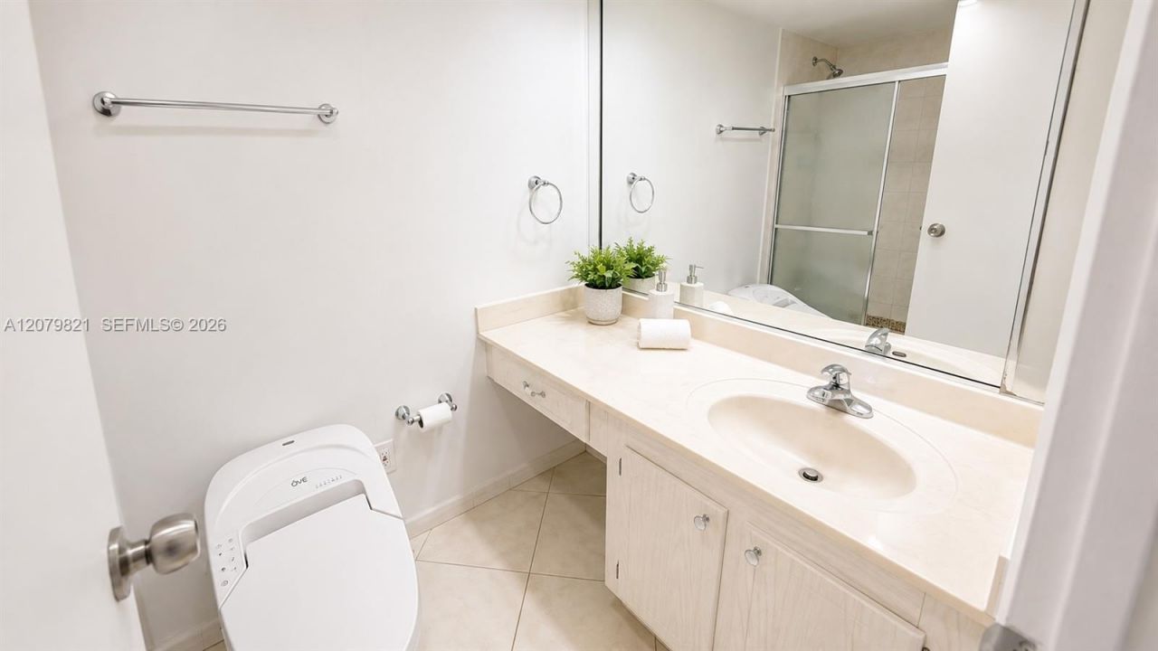 231 174th St , Unit 1215, Sunny Isles Beach, FL 33160 Photo