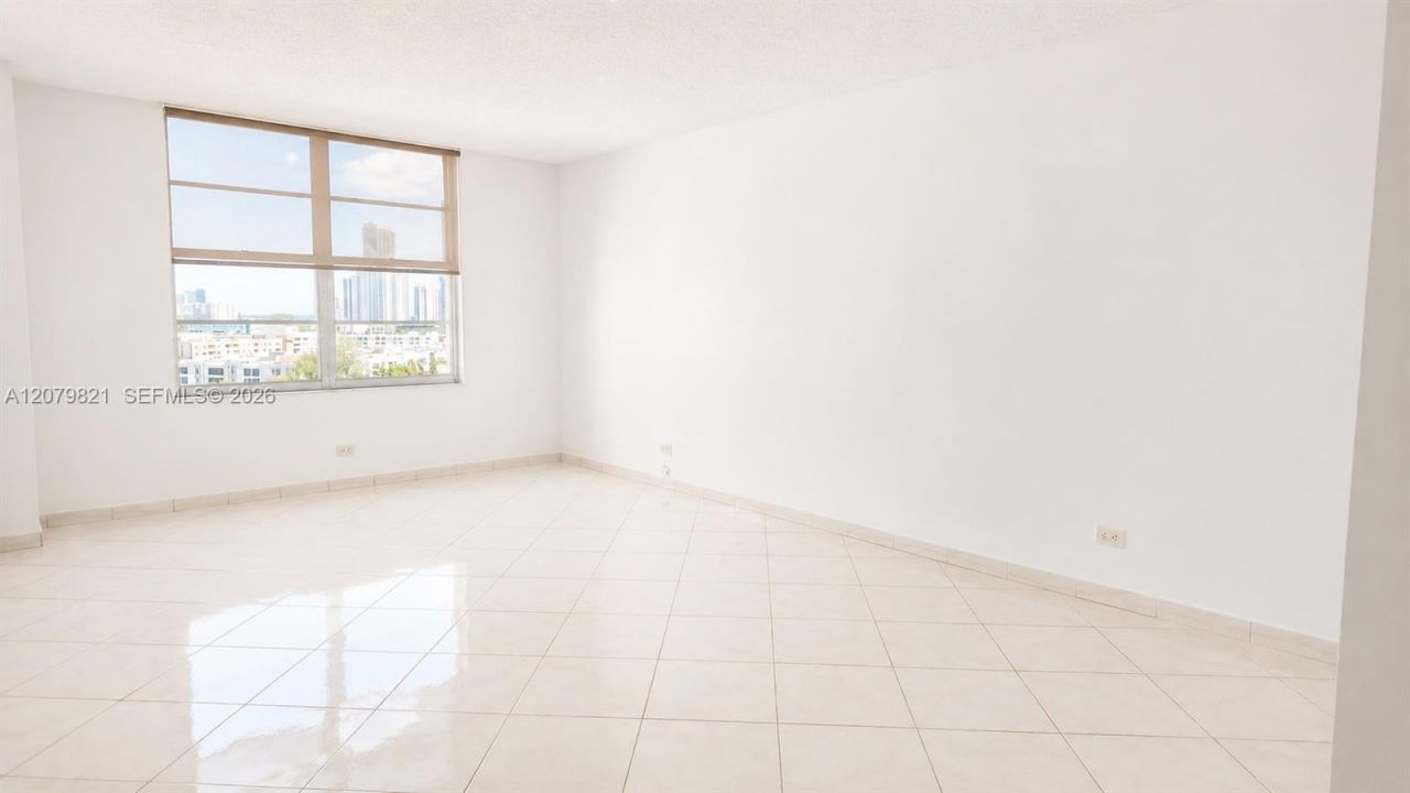 231 174th St , Unit 1215, Sunny Isles Beach, FL 33160 Photo