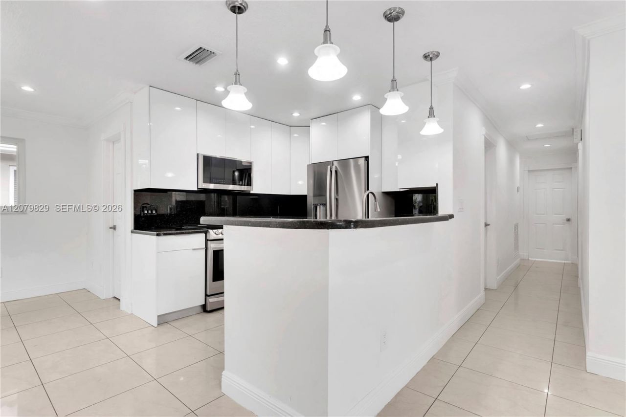 3250 SW 72nd Ct, Unit 3250, Miami, FL 33155 Photo