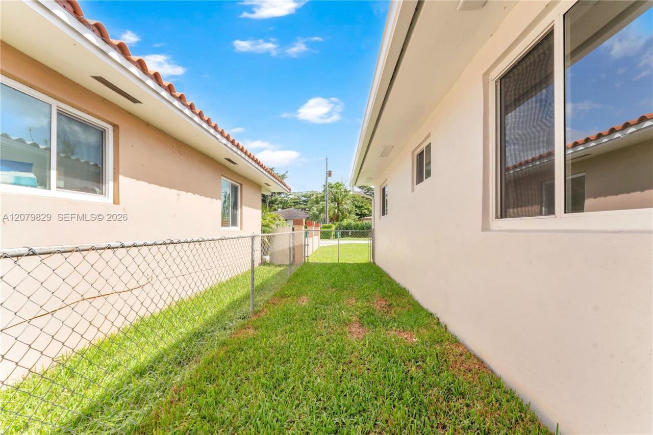 3250 SW 72nd Ct, Unit 3250, Miami, FL 33155 Photo
