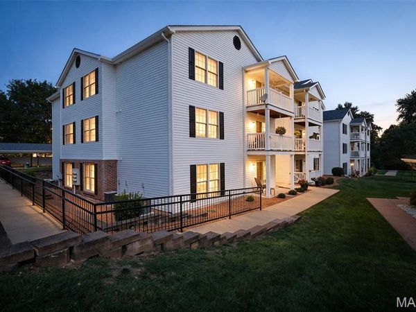 2562 Coppergate Square Drive, Unit A, St Louis, MO 63129