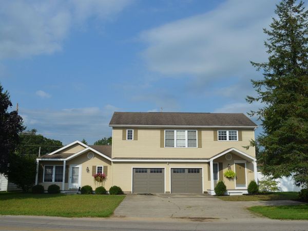 1411 S Harkless Drive, Syracuse, IN 46567