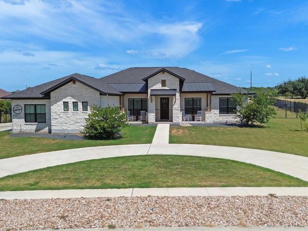 304 Buffalo TRL , Liberty Hill, TX 78642