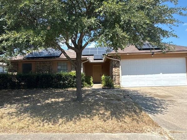 914 Larue Drive, Cedar Hill, TX 75104
