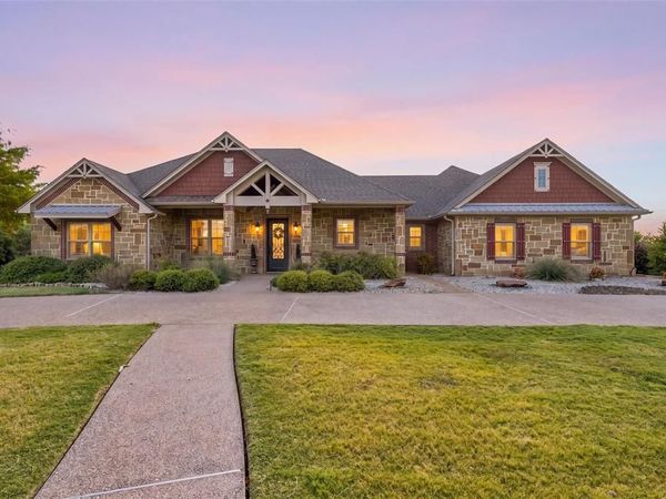 100 Deer Creek Drive , Waco, TX 76708