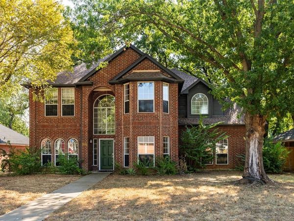 6101 Copperfield Drive, Arlington, TX 76001