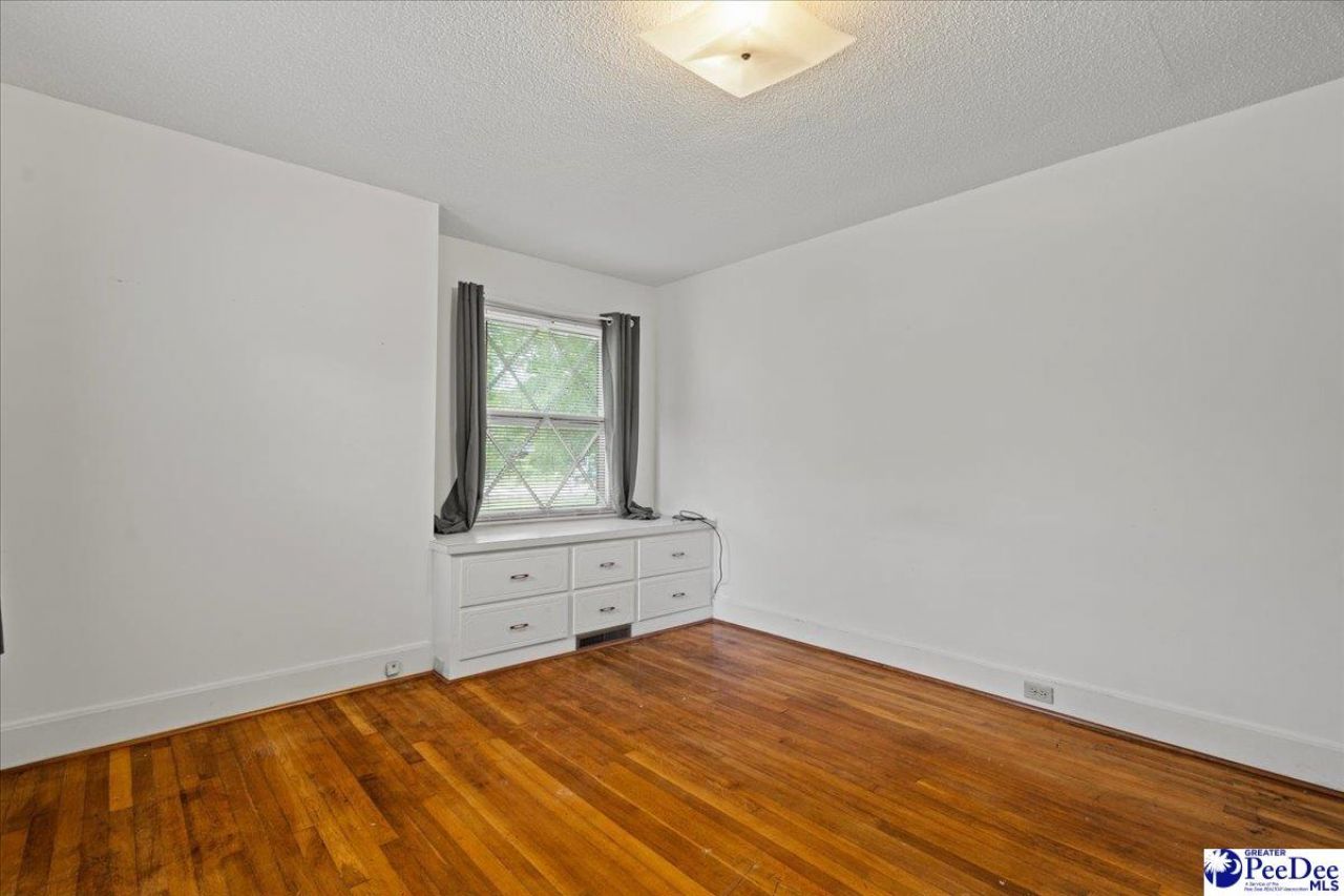 1601 Maple Dr Photo 17