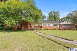 1601 Maple Dr photo 4