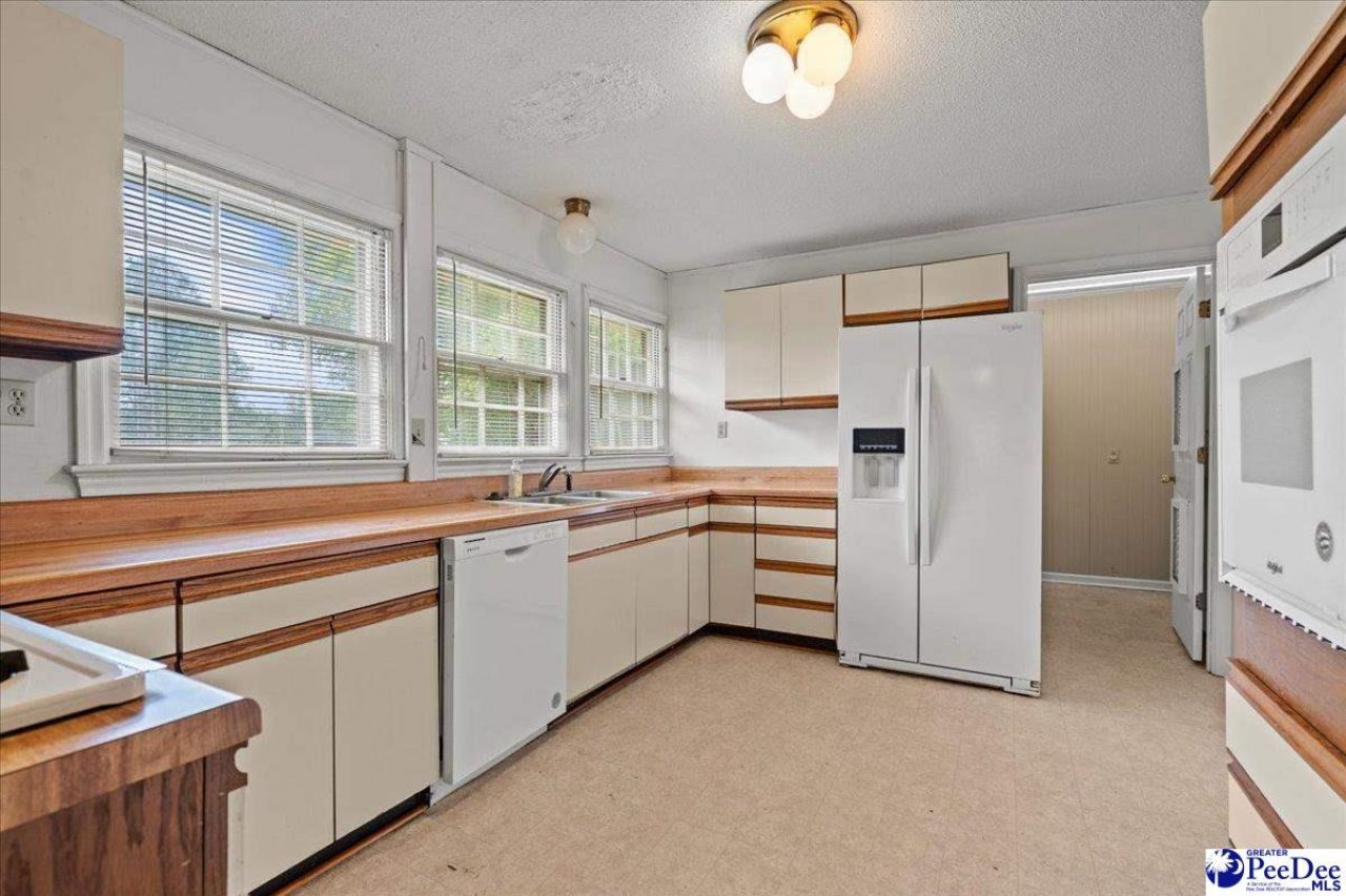 1601 Maple Dr Photo 28