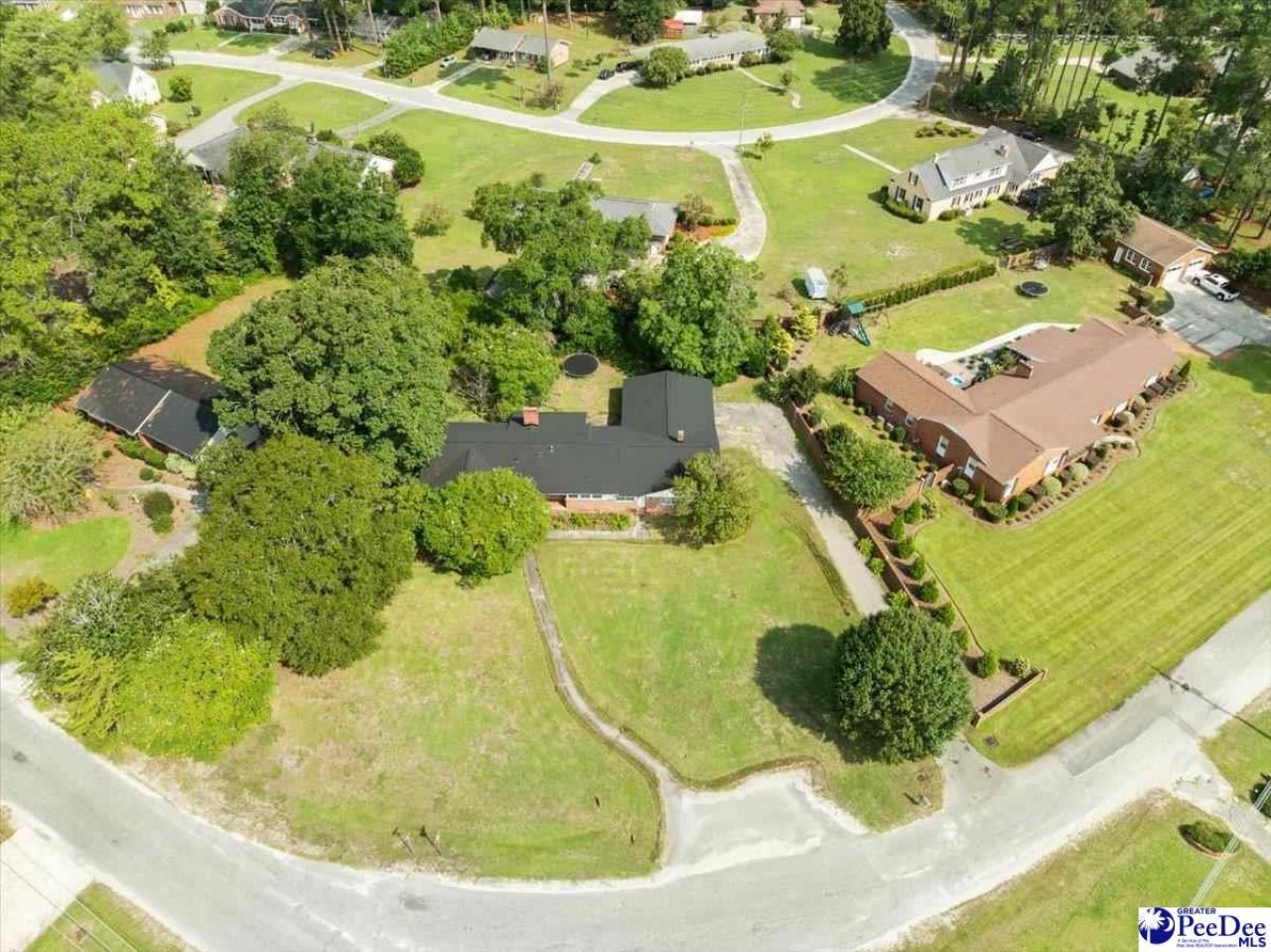1601 Maple Dr Photo 5