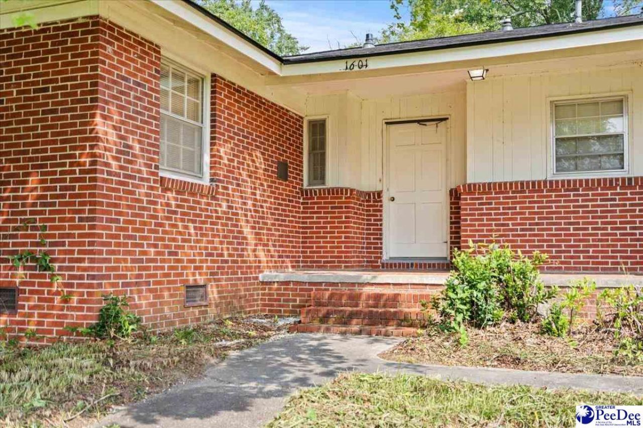 1601 Maple Dr Photo 6