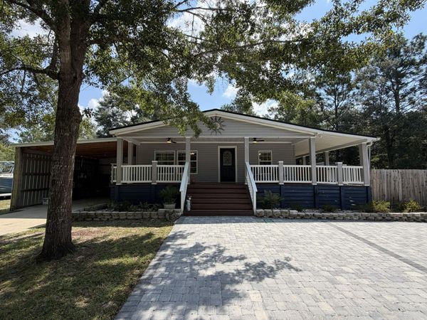 927 Black Creek Boulevard, Freeport, FL 32439