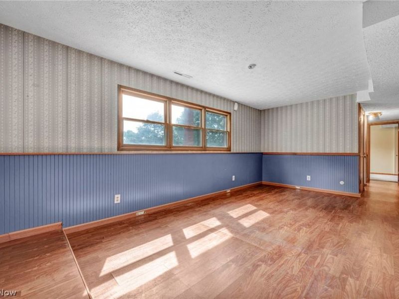 275 Smedley Drive, Washingtonville, OH 44490 Photo 12