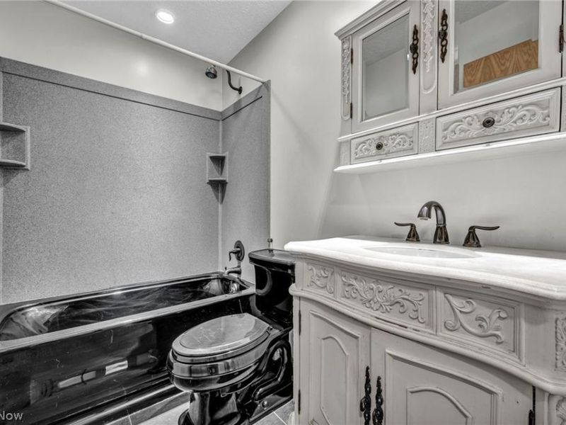275 Smedley Drive, Washingtonville, OH 44490 Photo 14