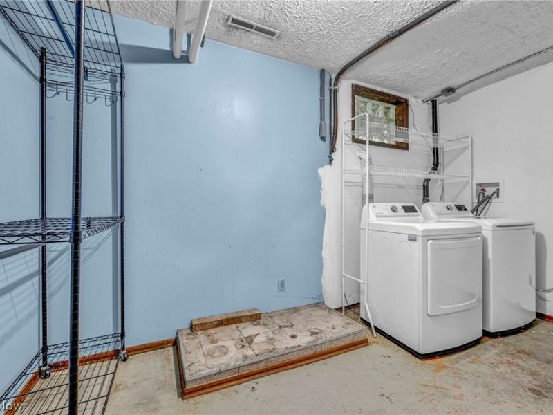 275 Smedley Drive, Washingtonville, OH 44490 Photo 36