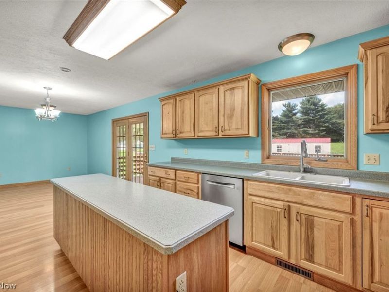 275 Smedley Drive, Washingtonville, OH 44490 Photo 6