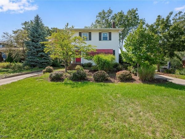 1440 Lewis Drive, Lakewood, OH 44107