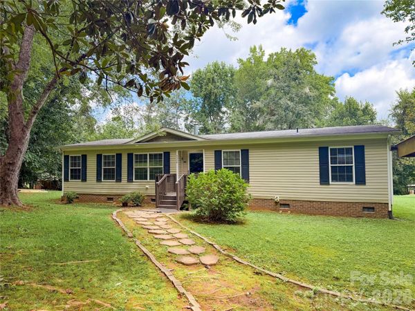 3556 Oakwood Avenue , Claremont, NC 28610