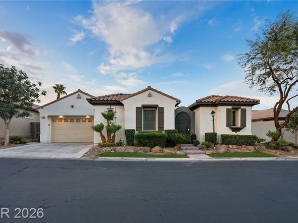 10820 Woodstream Court, Las Vegas, NV 89135