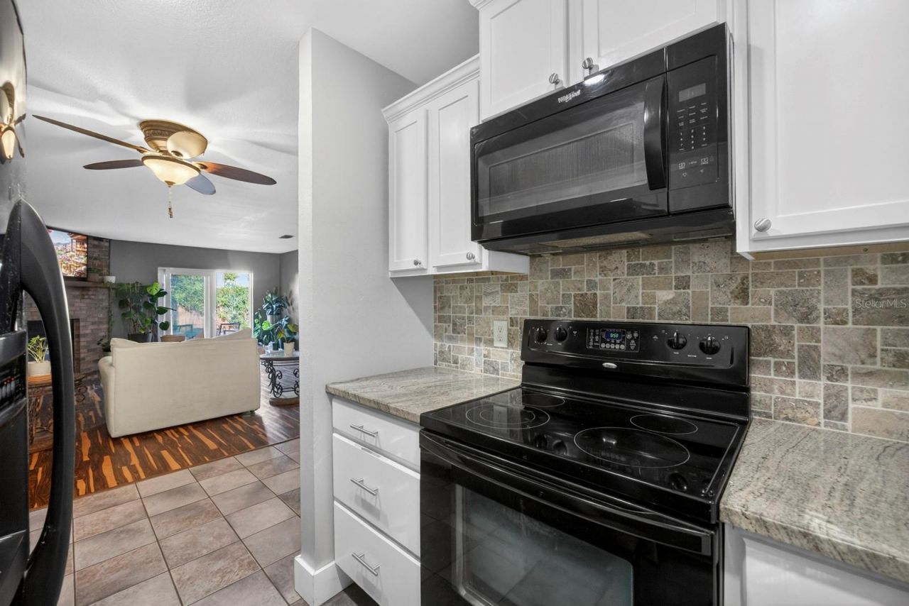 2207 Karl Street , Unit B, Leesburg, FL 34748 Photo