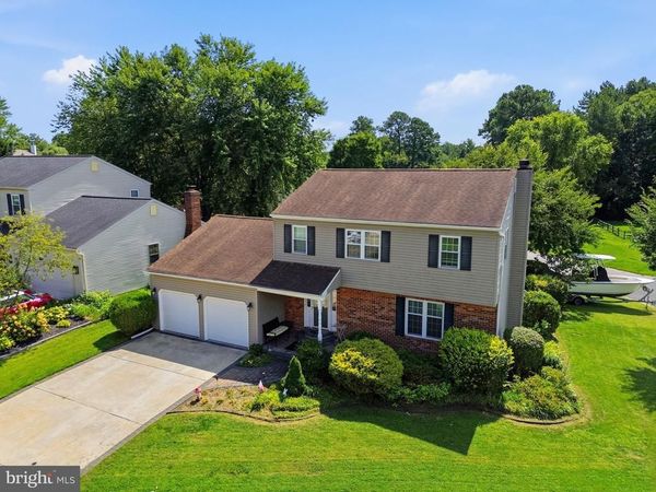 18 JONATHAN DRIVE , NEWARK, DE 19702